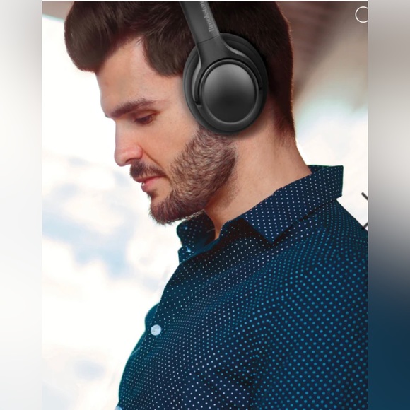 Brookstone - Picture 3 of 4